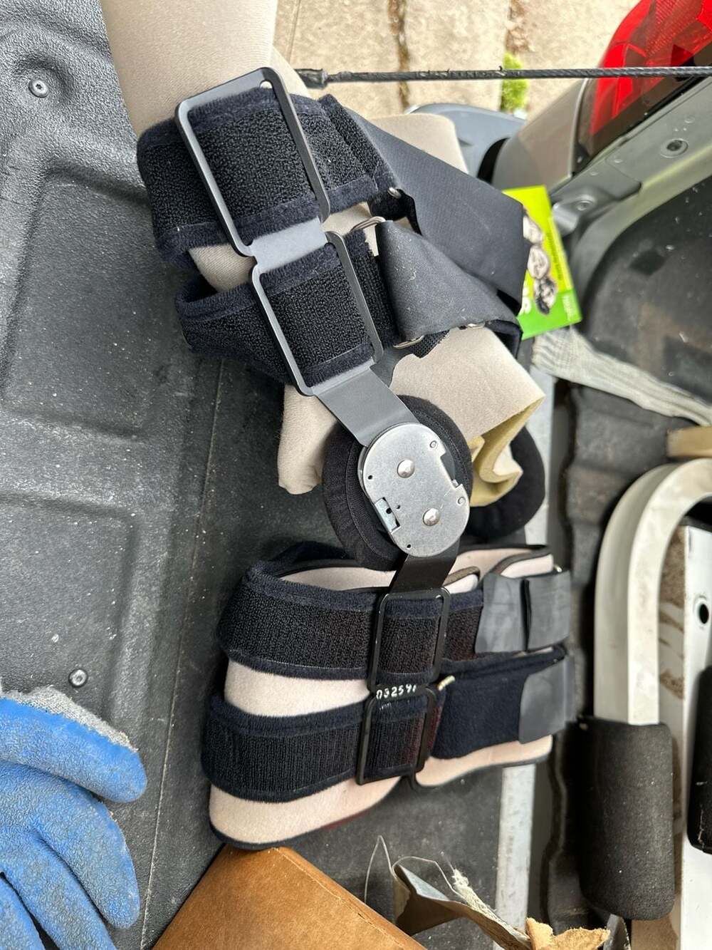 DonJoy ROM Post-Op Knee Brace with Adjustable Hinge and Foam Wraps